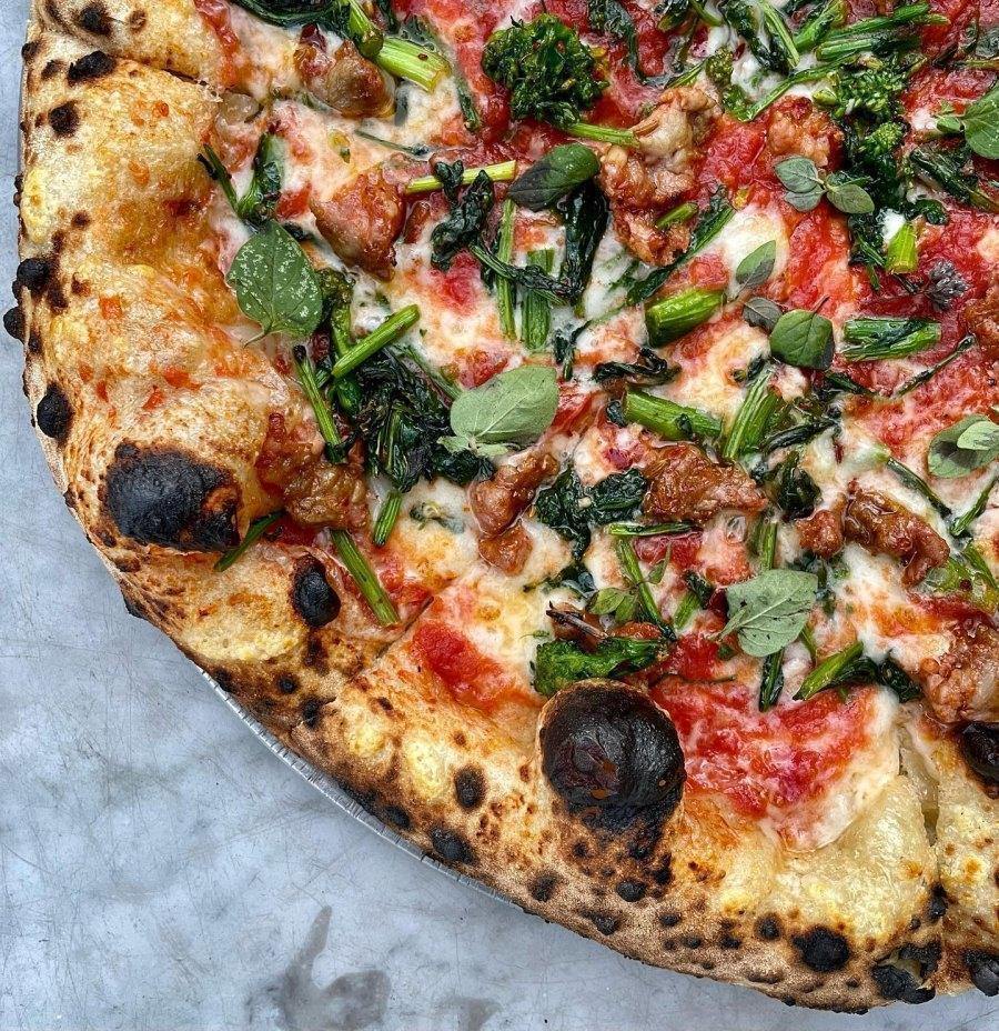 14 merveilleuses adresses de pizzas cuites au four à bois