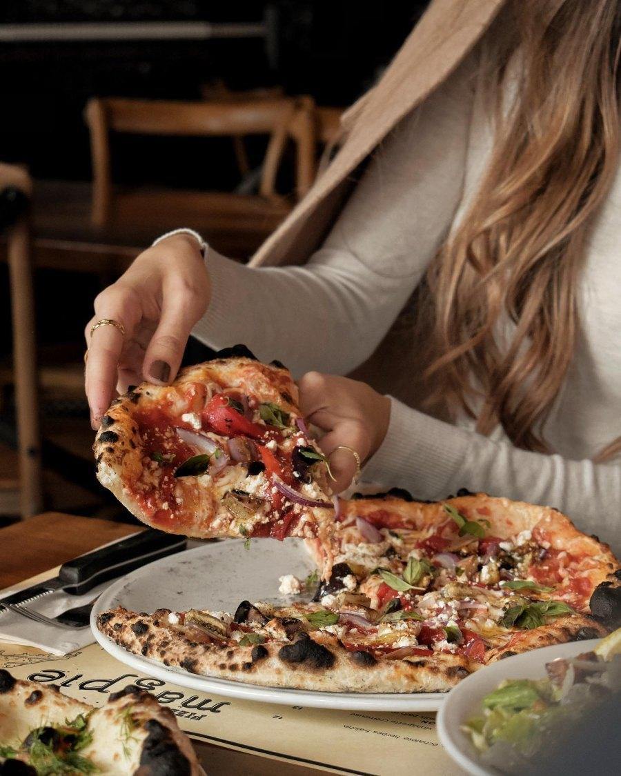 14 merveilleuses adresses de pizzas cuites au four à bois