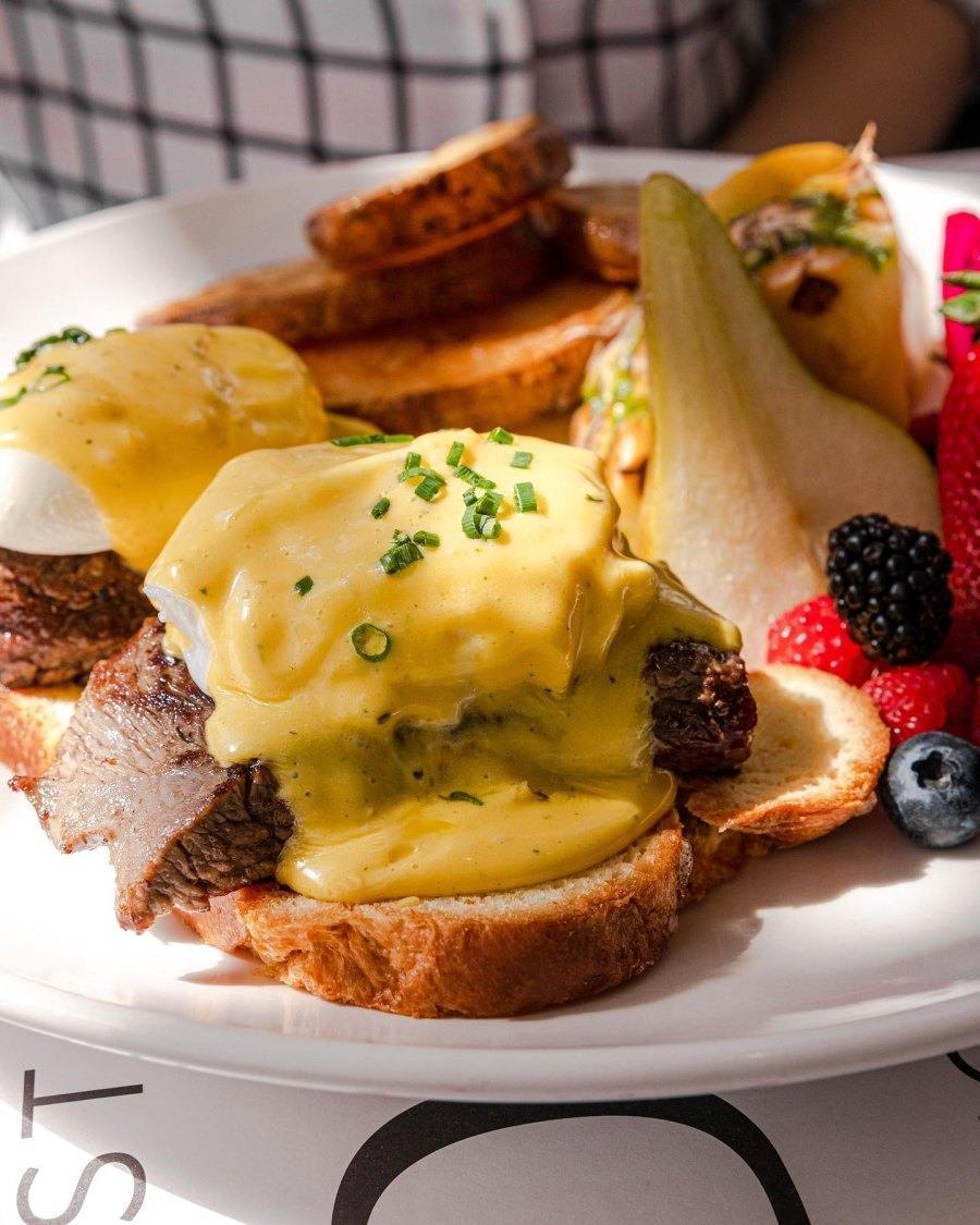 Where to find the best brunch spots in Montreal