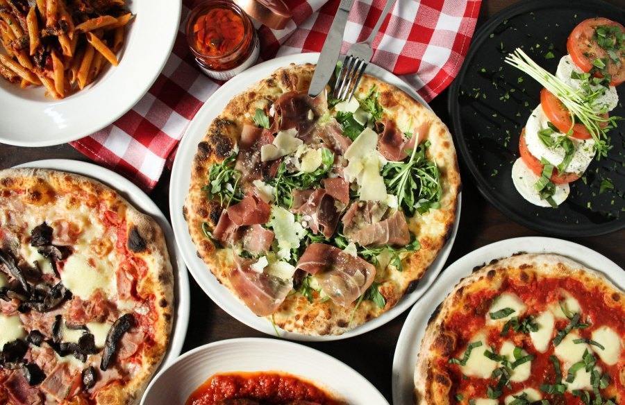 Les meilleures pizzas napolitaines au four à bois à Montréal