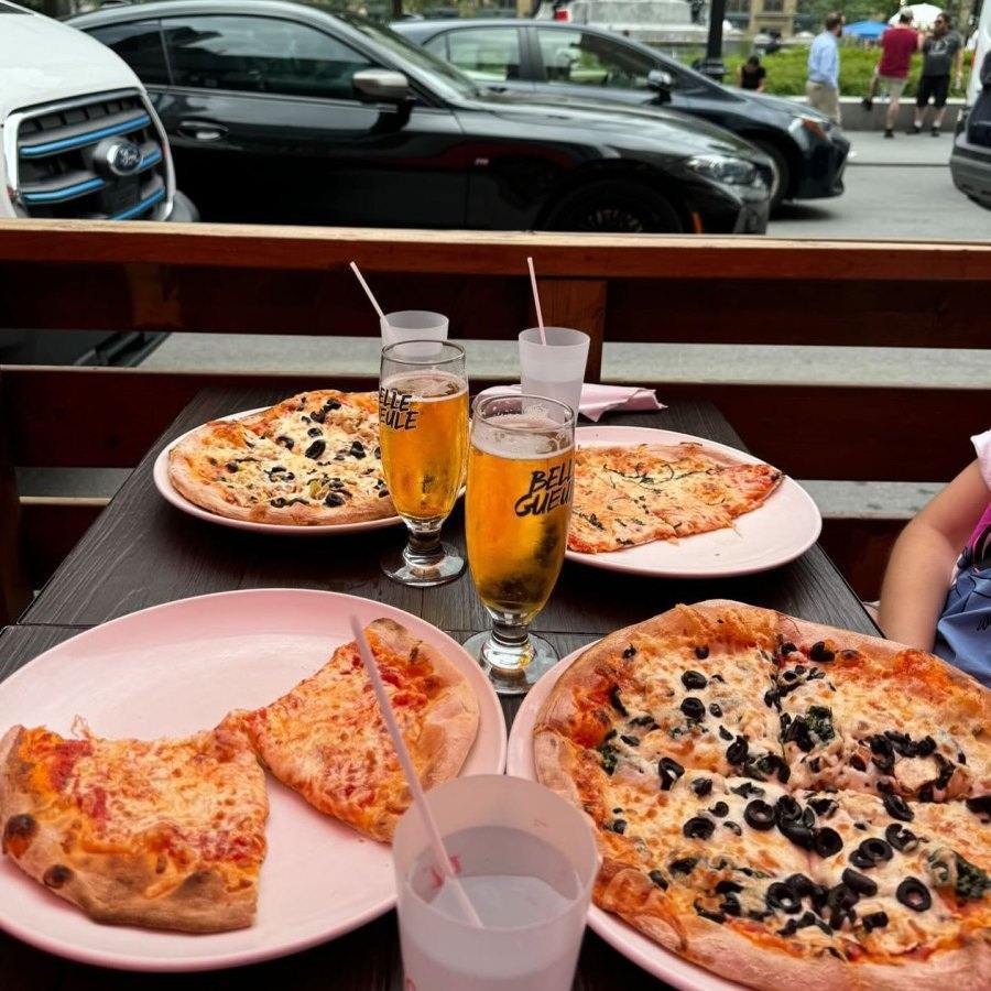 Pizzas au four à bois à Montréal