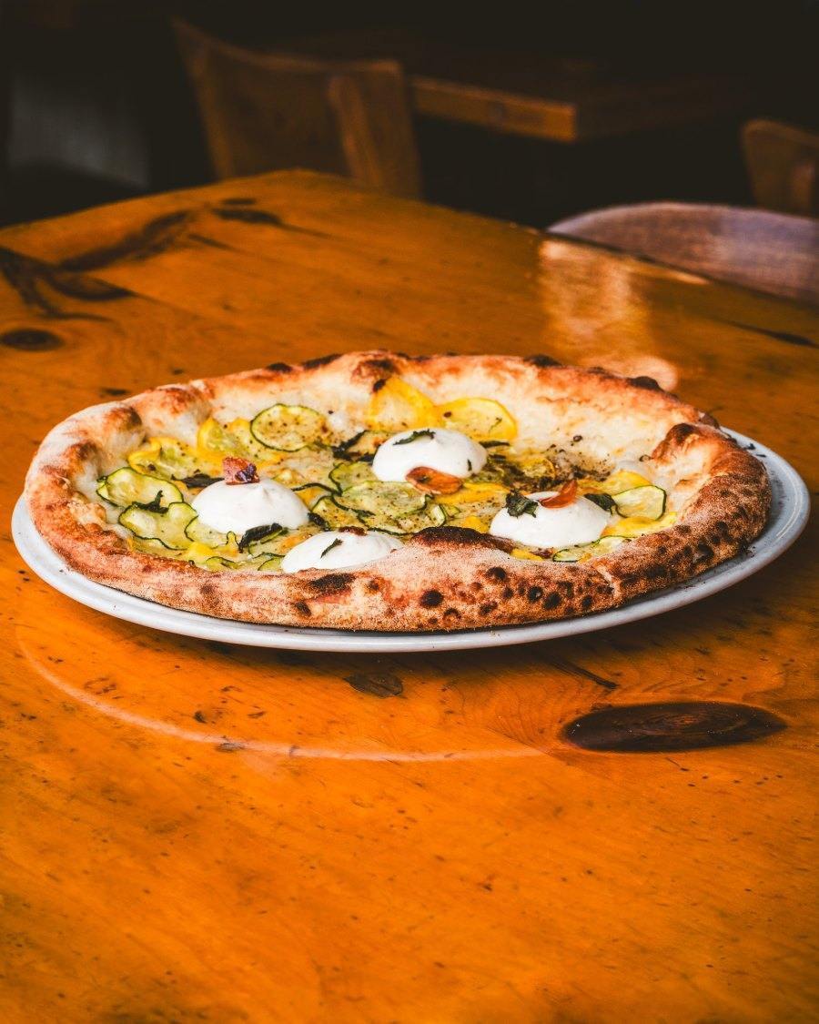 Pizzas au four à bois à Montréal