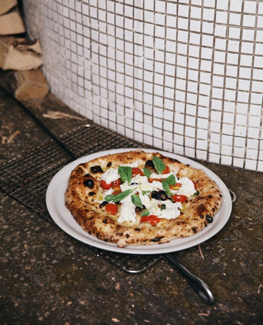 Pizzas au four à bois à Montréal