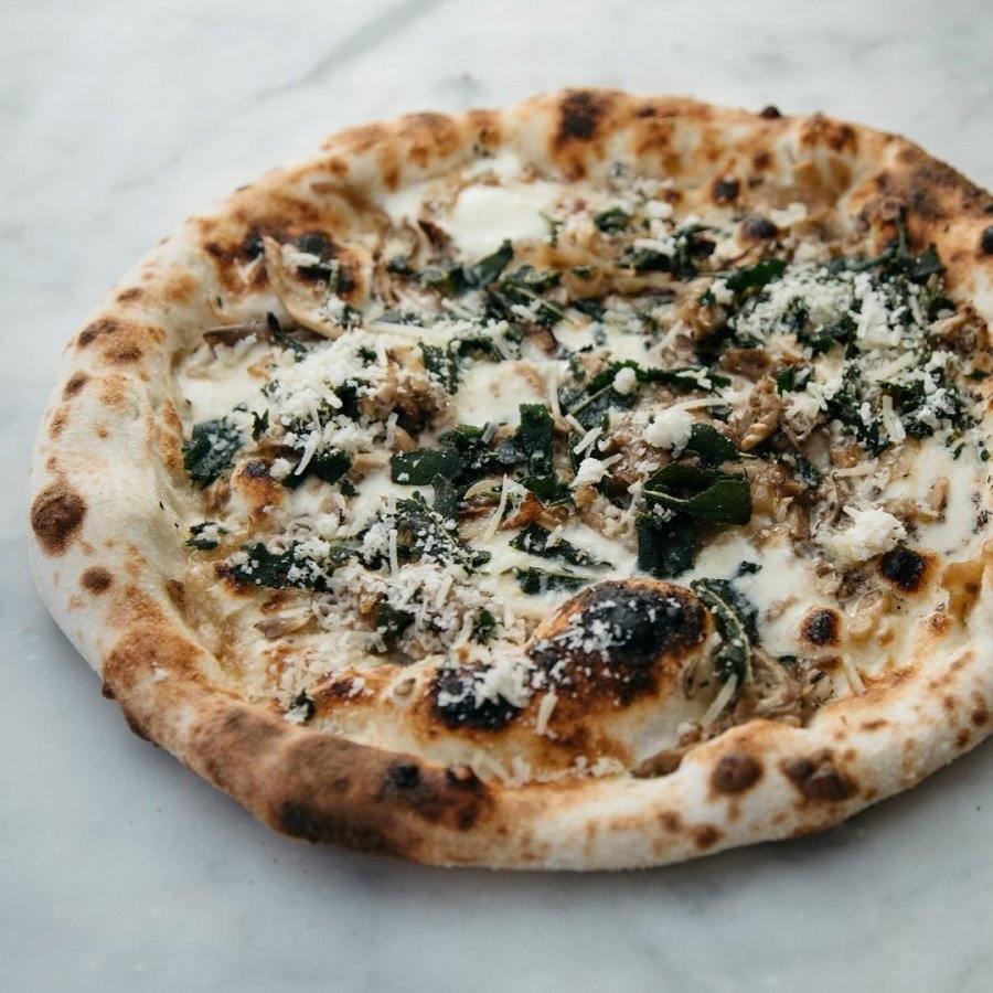Pizzas au four à bois à Montréal