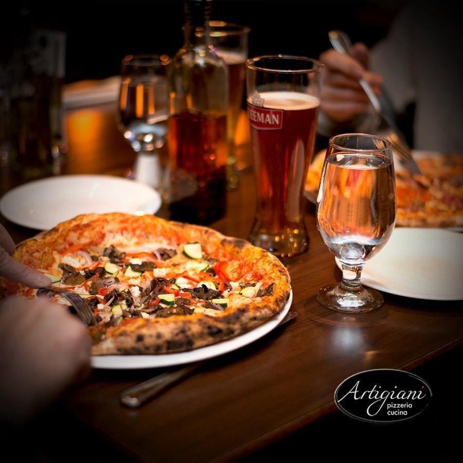 Pizzas au four à bois à Montréal