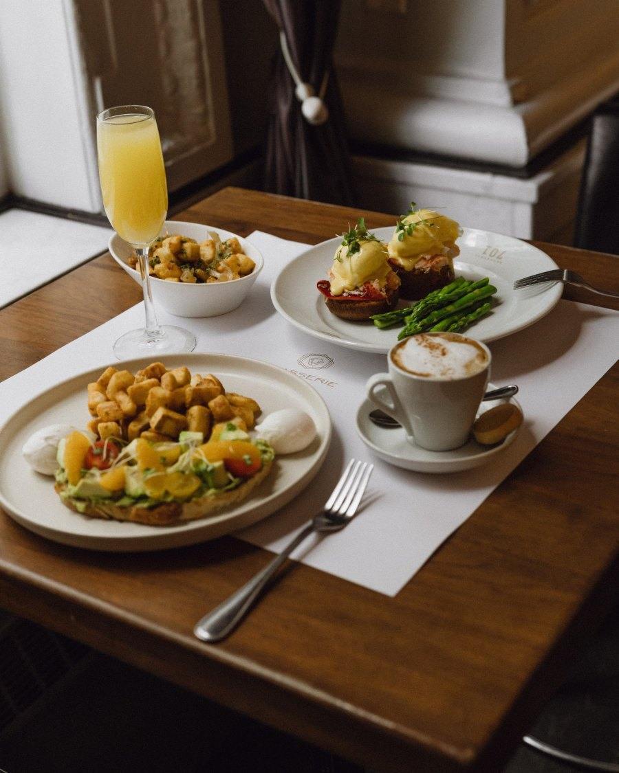 Brunch on Christmas and New Year's Day in Montreal