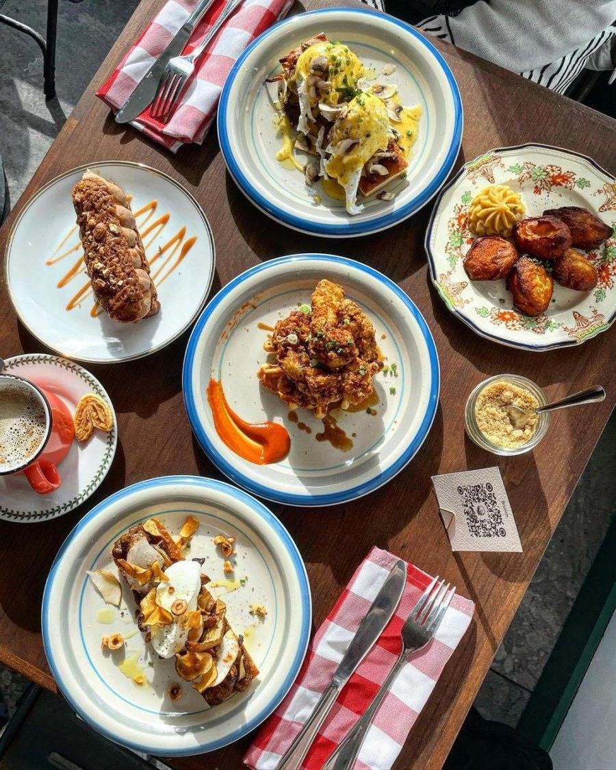 Montreal Influencer's Favourite @jeanniesfood