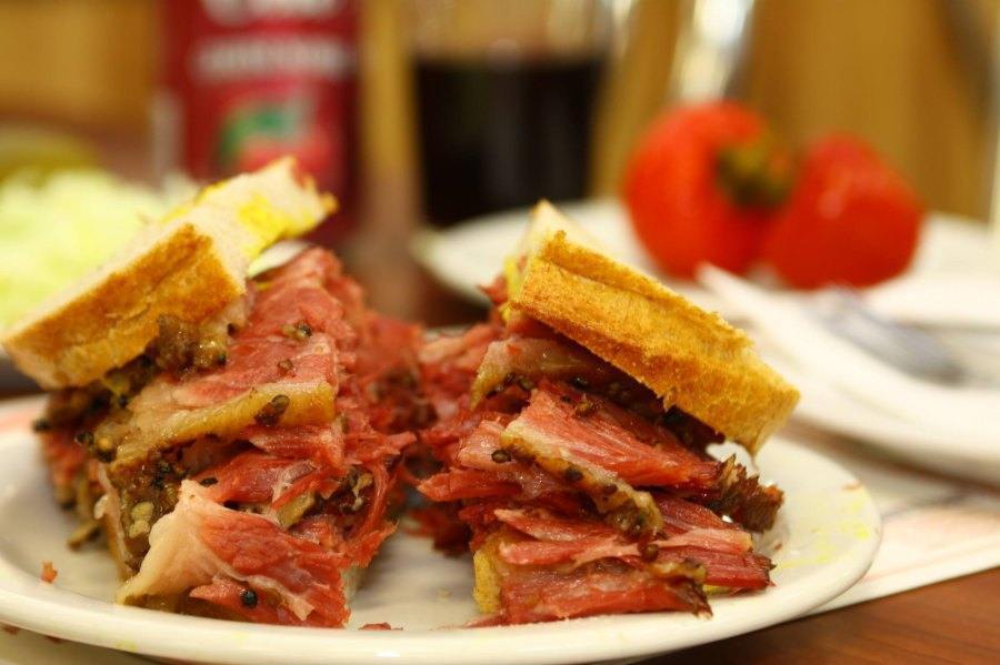 Smoked meat Montréal