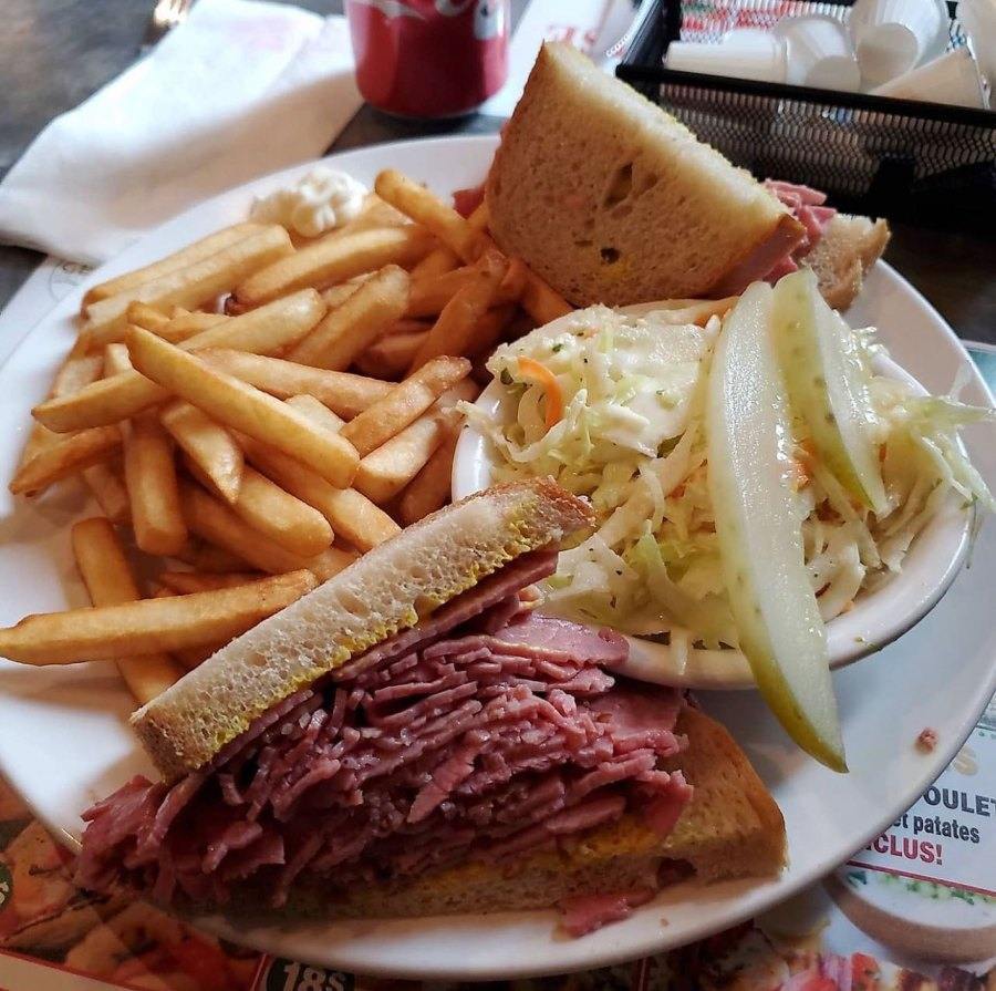 Smoked meat Montréal
