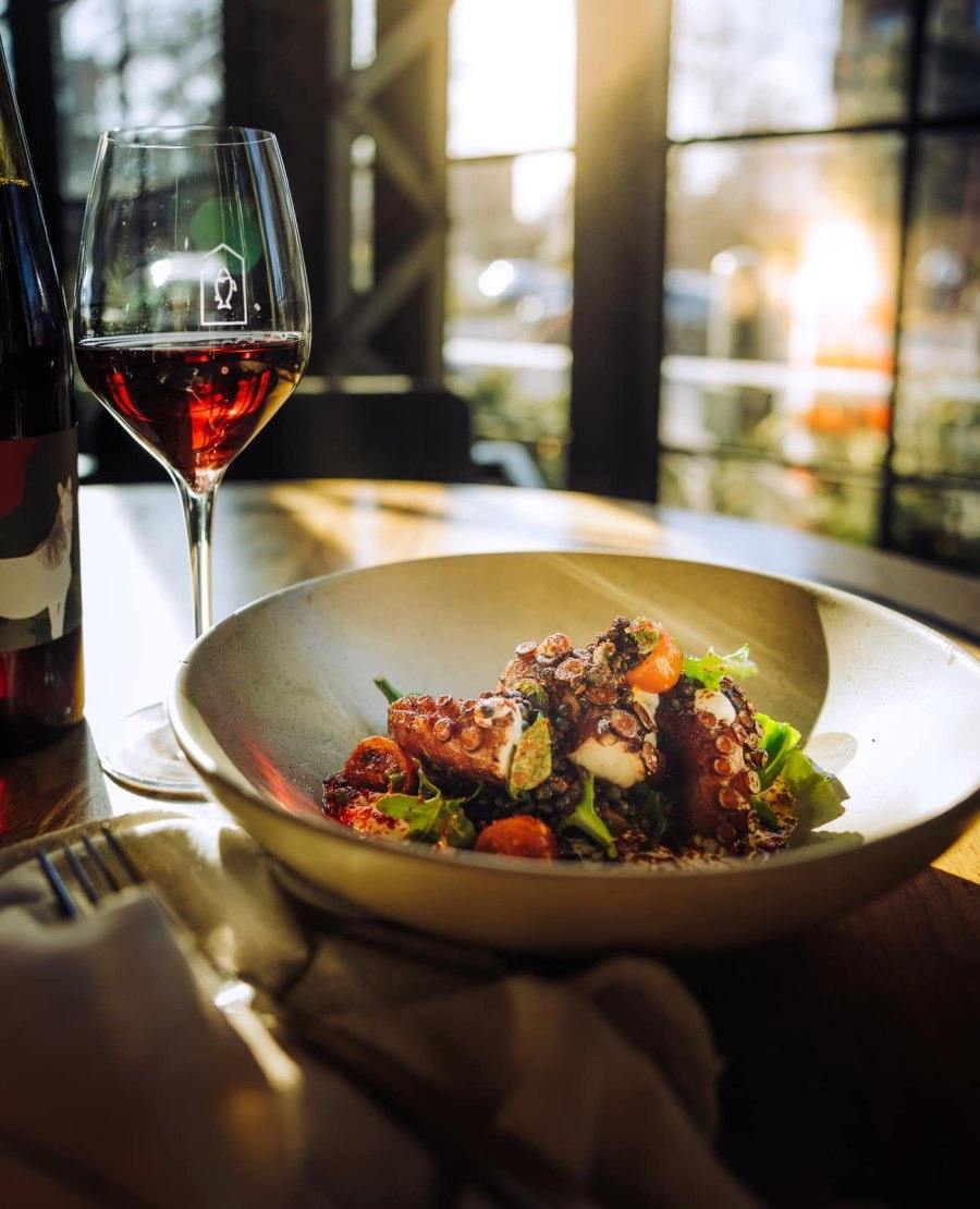 Montreal's Seafood Hotspots