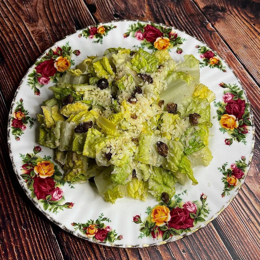 Taverne Sur Le Square - The best salads to keep your healthy eating resolutions fresh