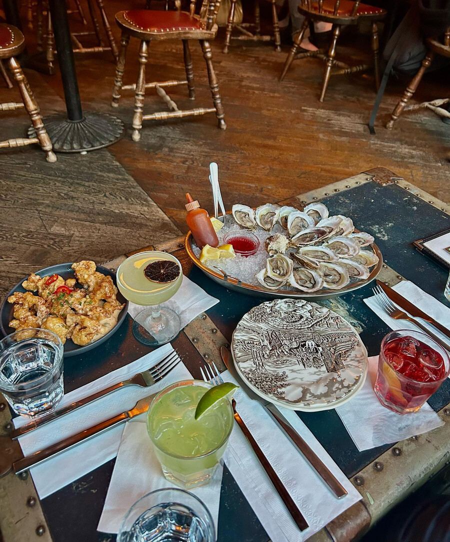 Bar Le Sparrow - Hot spots to try now for your girls' night out in Montreal Bar Le Sparrow - Hot spots to try now for your girls' night out in Montreal