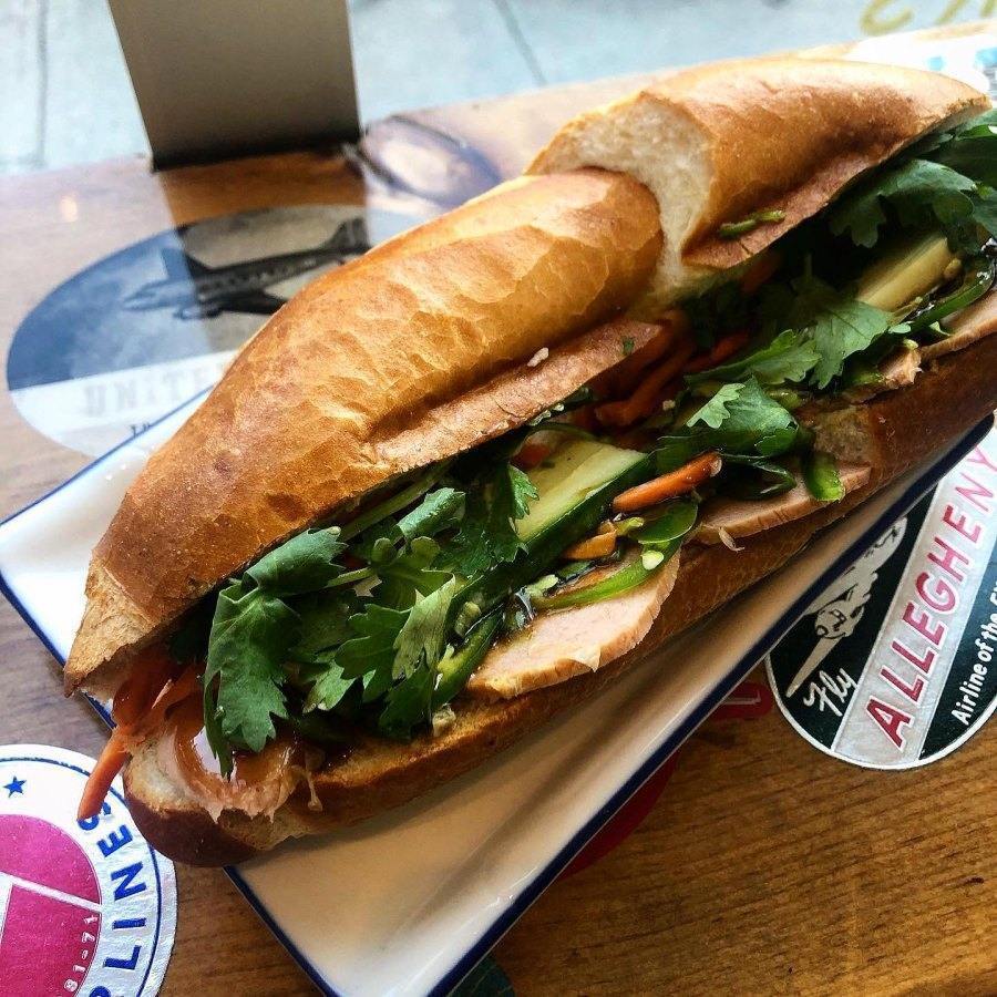 Banh Mi Banh Yiu Banh mi Montréal