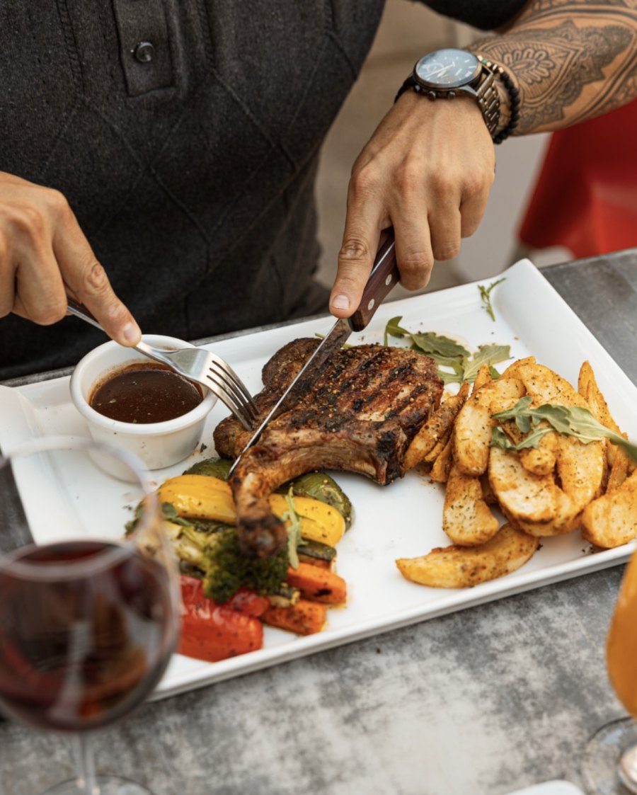 Restaurants within walking distance of IGA Stadium for the Montreal Open