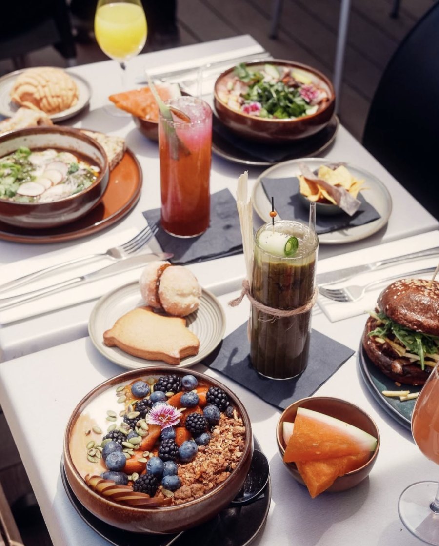 Brunch terrace Montreal