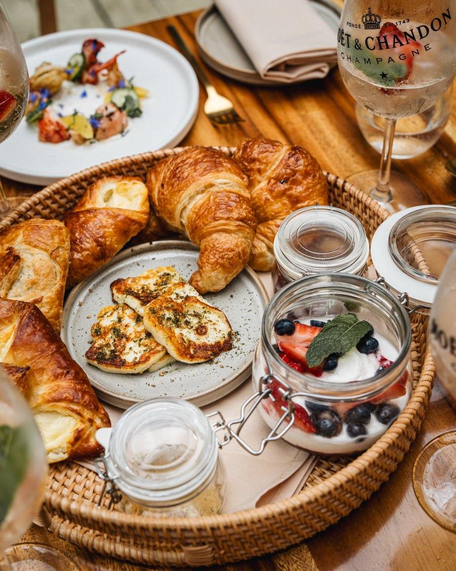 Brunch terrace Montreal
