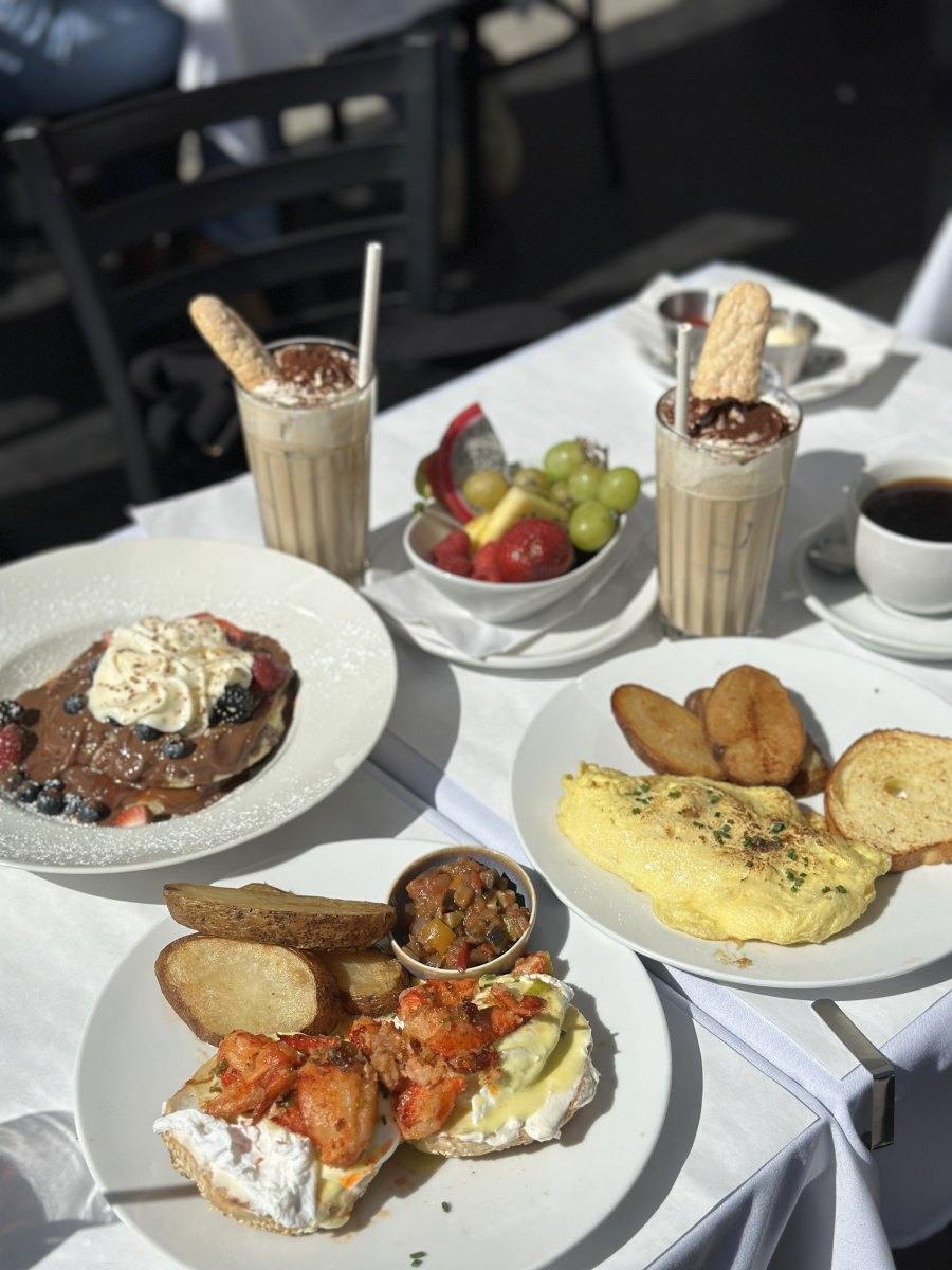 Brunch terrace Montreal