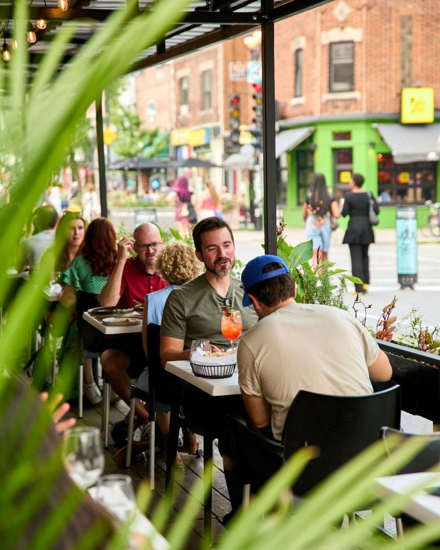 Brunch terrace Montreal