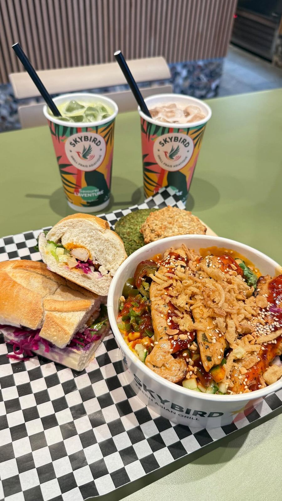 SKYBIRD Fresh Asian Grill - Les meilleurs restaurants santé de Montréal