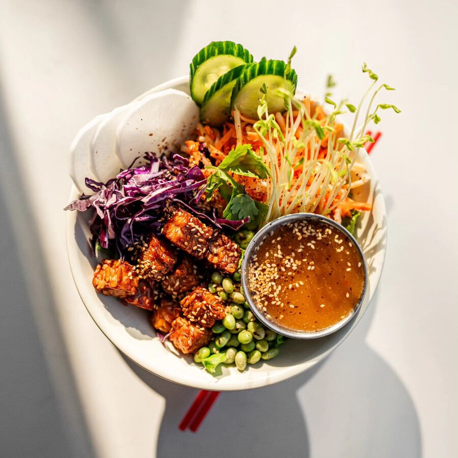 Aux Vivres - Montreal's healthy restaurant guide