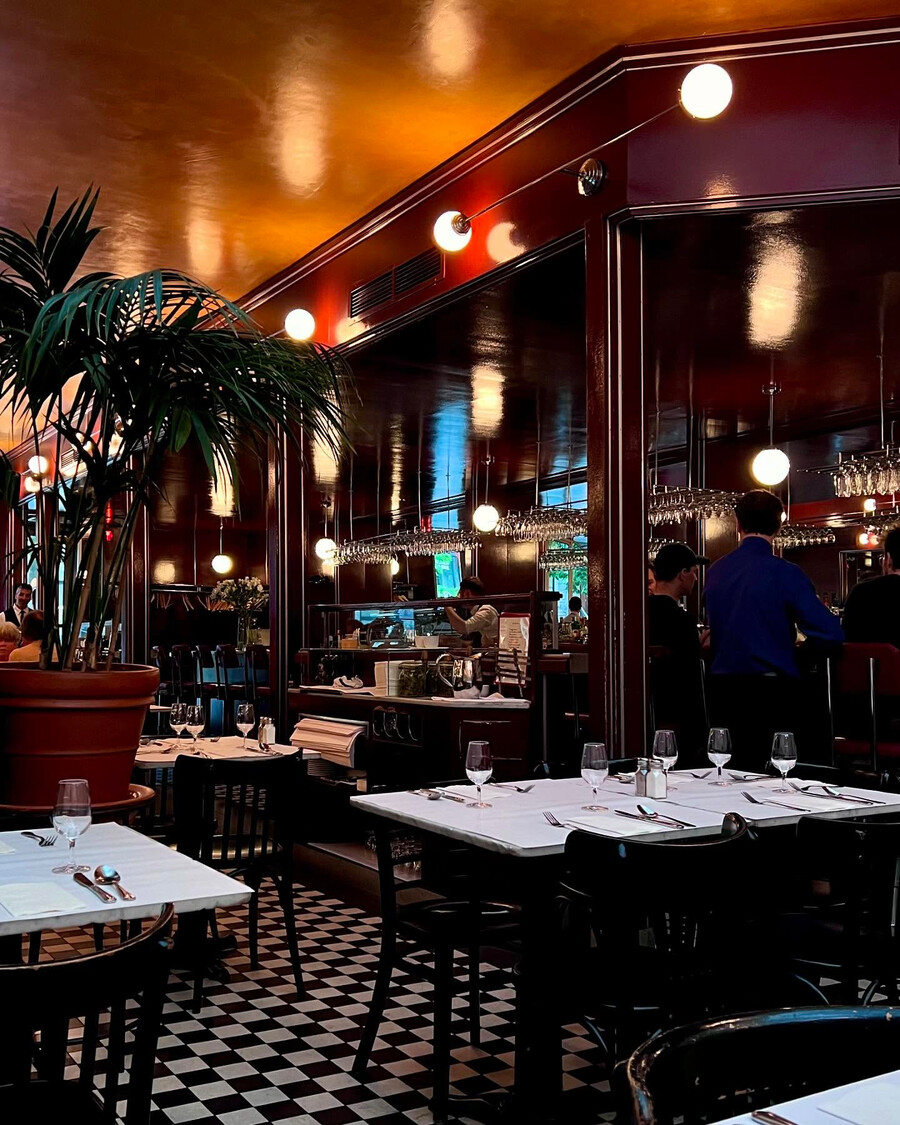 L'Express - Romantic Valentines Day Restaurant 