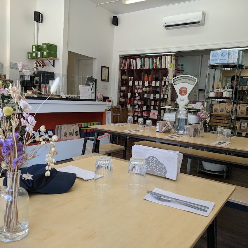 Dave Plant Food - Quartier des Spectacles Takeout Available Restaurants