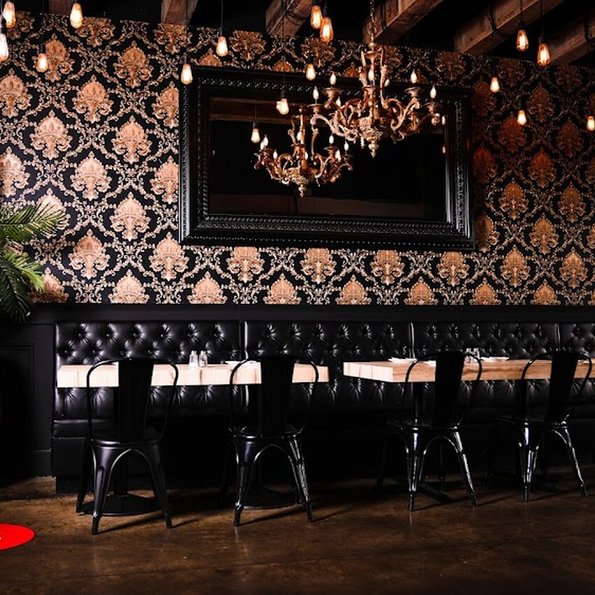 La Poule en Feu -  Restaurants Near: H1E1P3