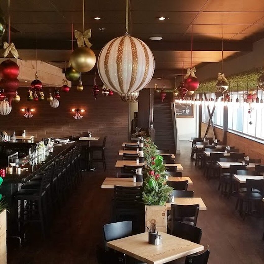 Le White Rabbit -  Restaurants Near: J6A5K7