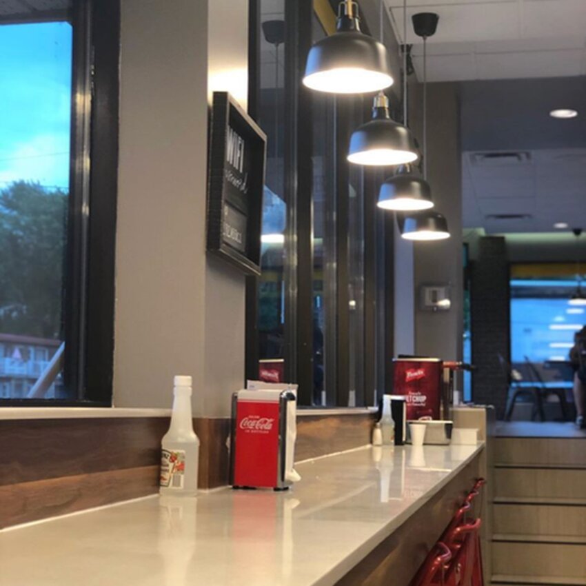 Les Friteries Montr&eacute;al - Restaurants Terrasse Montr&eacute;al-Est