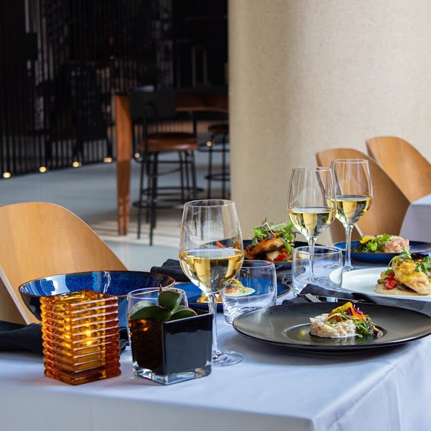 Mon&egrave;me - Downtown French Restaurants