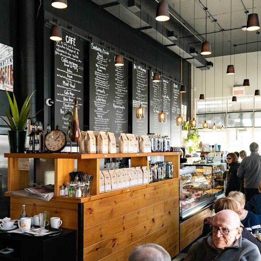 Caf&eacute; & Sandwich LE SPOT Restaurant