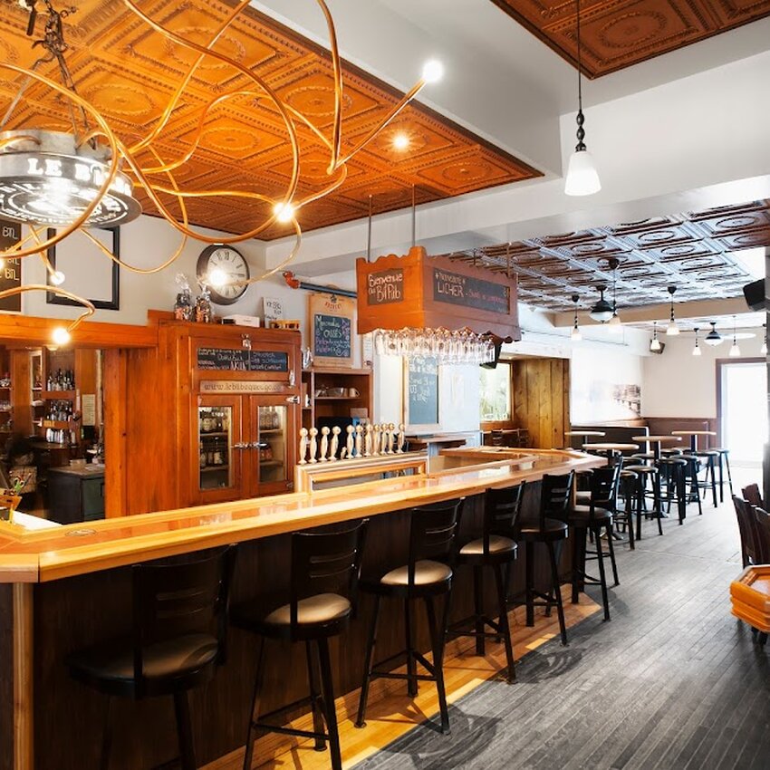 Le Bilboquet - Microbrasserie / Le BilPub - Restaurants pr&egrave;s de: J2R2A2