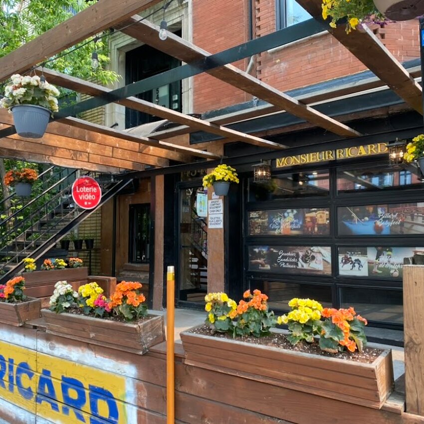Monsieur Ricard - Le Plateau-Mont-Royal Poutine