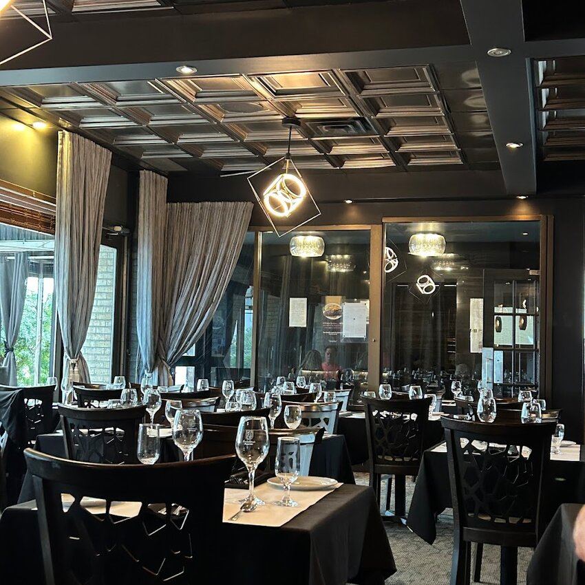 L'Acad&eacute;mie - Restaurants pr&egrave;s de: J7G1C8