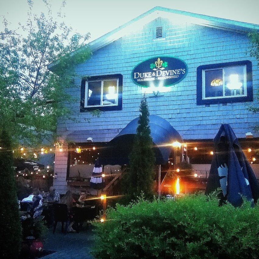 Duke & Devine's Pub Irlandais -  Restaurants Near: H9W4C3