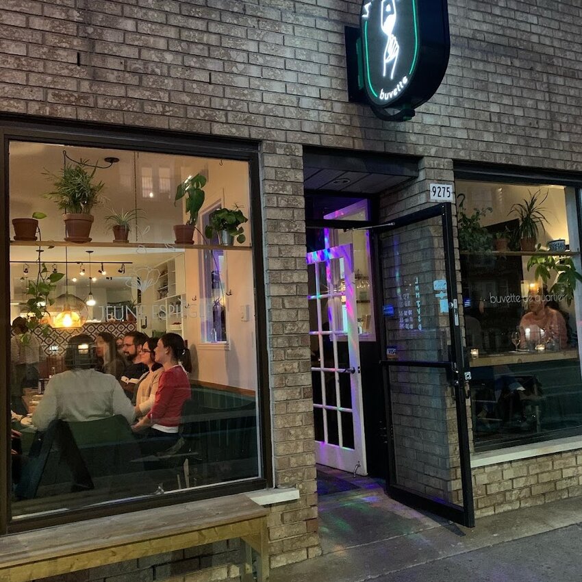 La Jeune Espi&egrave;gle - Restaurants pr&egrave;s de: H2N1A3