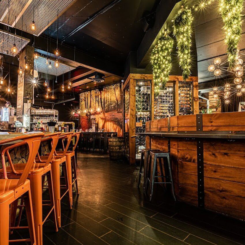 L'&Eacute;tabli Brasserie Urbaine -  Restaurants Near: J2B5L8