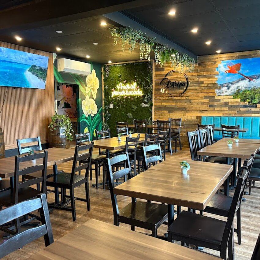 Bistro l'Arepa -  Restaurants Near: J4V2P7