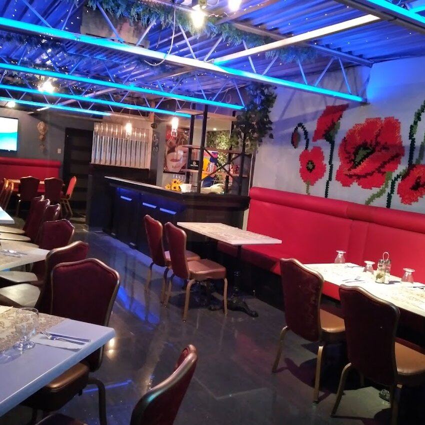 Leopolis Resto Grill & Bar - Restaurants pr&egrave;s de: H1G2L9