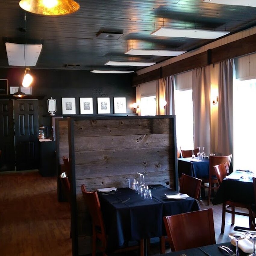 Comme Chez Soi -  Restaurants Near: J1H4E4