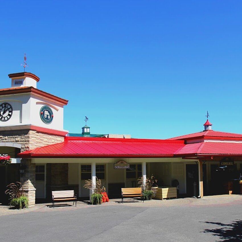 Le Lafrance Bistro - Vergers Lafrance - Saint-Joseph-du-Lac Restaurants - Reviews, Photos & Menus