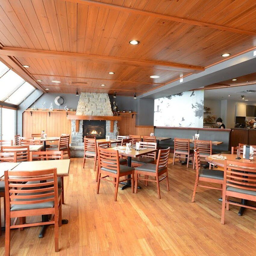 Rôtisserie St-Hubert Restaurant