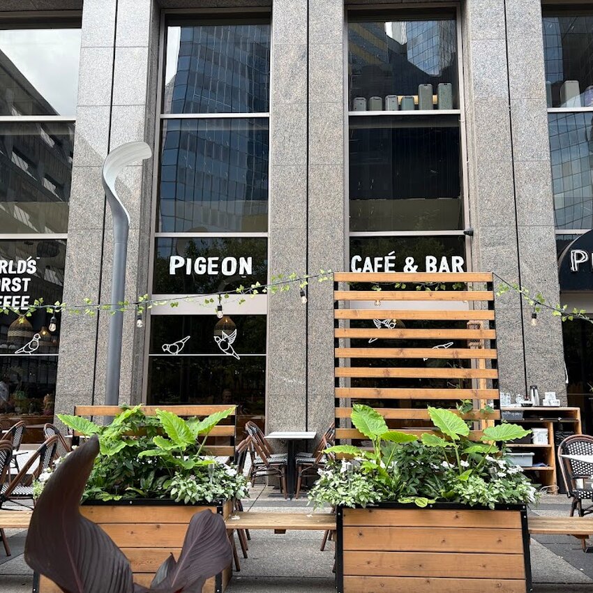 Pigeon Caf&eacute; & Bar - Restaurants Brunch Centre-ville