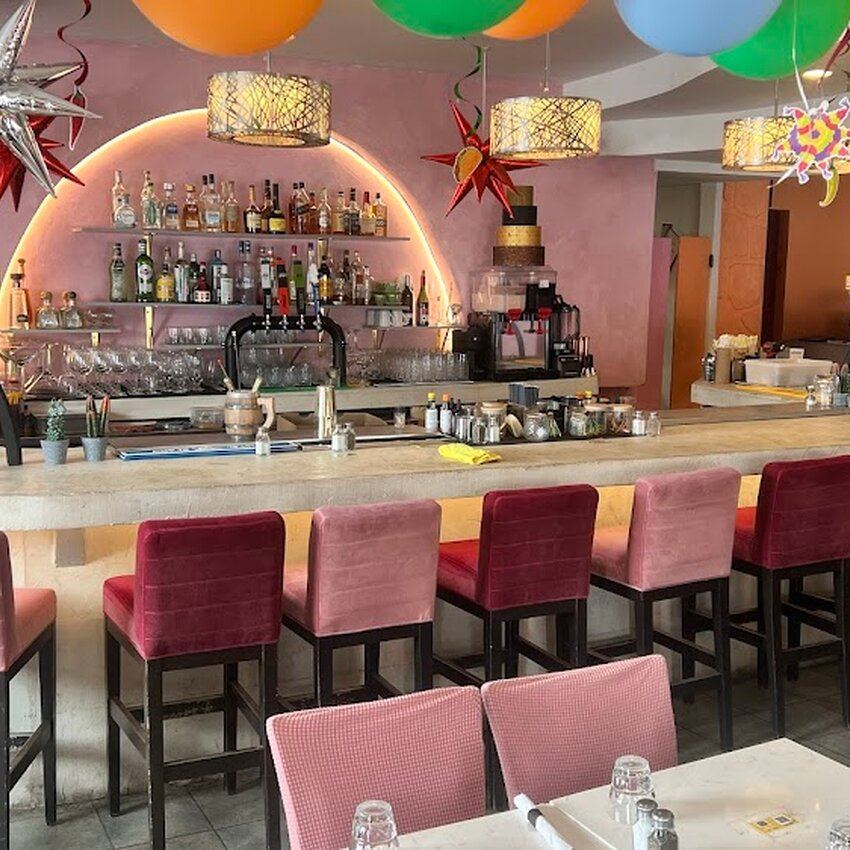 Taco & Margarita - Restaurants pr&egrave;s de: H4E1X9