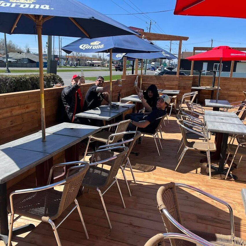 Willy's Pub Restaurant