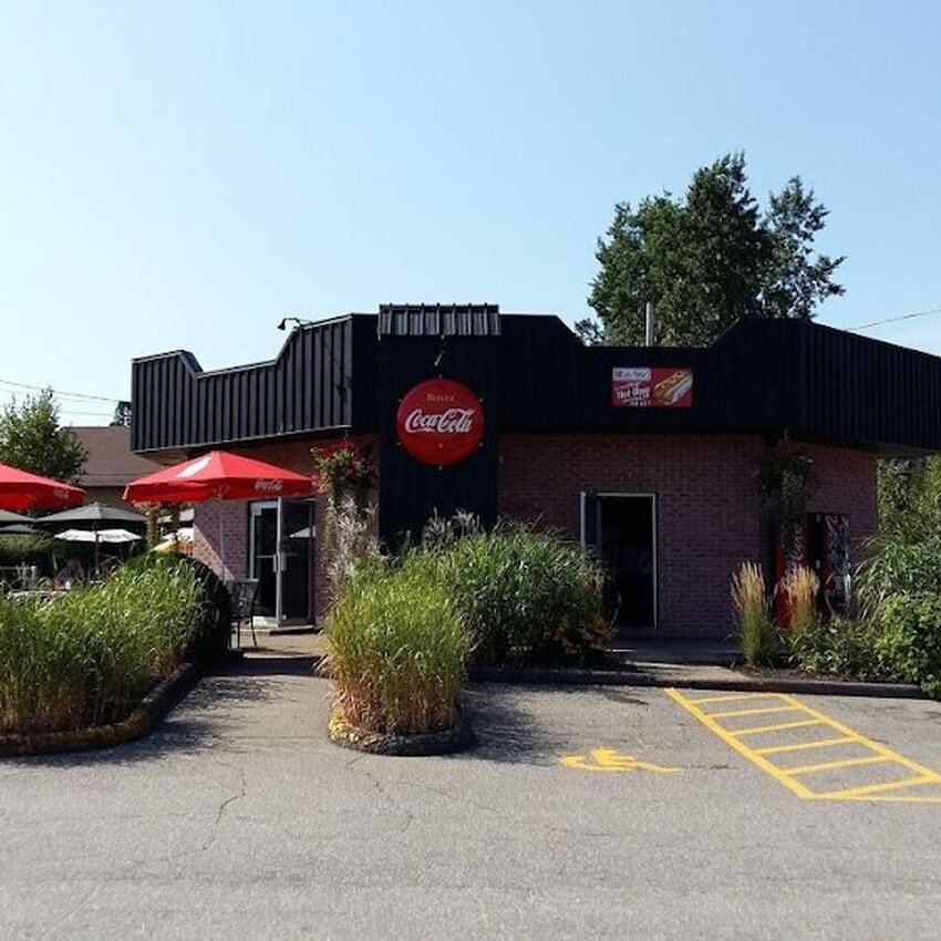 Casse-Cro&ucirc;te d'en Haut - Restaurants pr&egrave;s de: J8E2W5