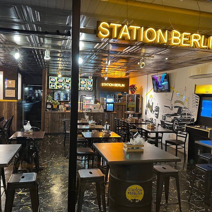 Station Berlin - Restaurants pr&egrave;s de: J6K3A2