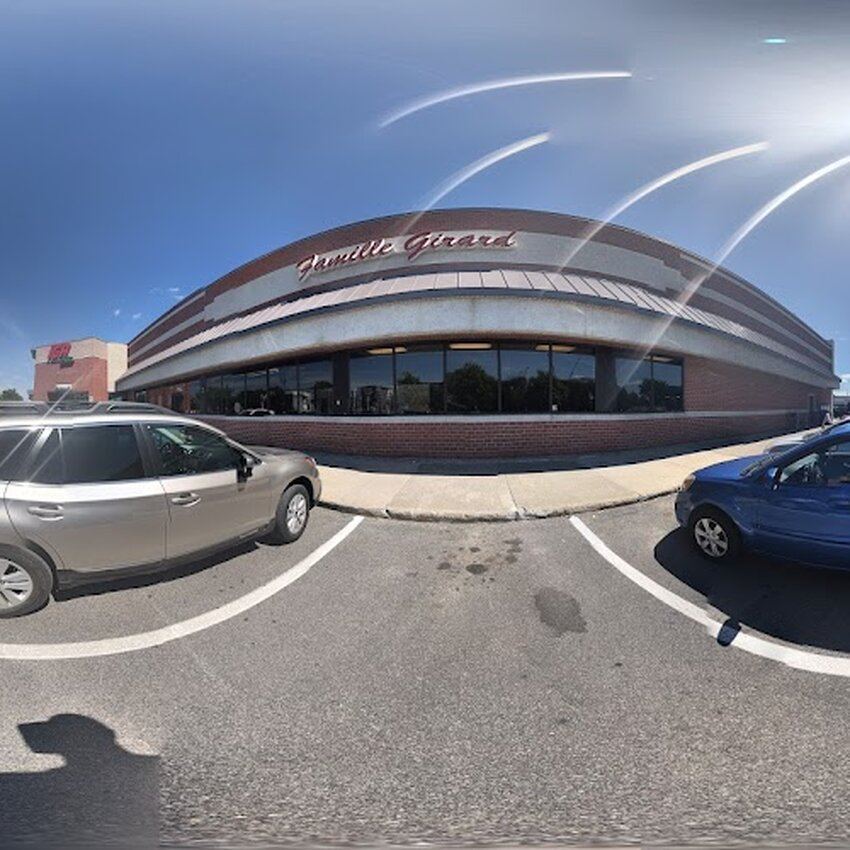 Caf&eacute; Bistro Famille Girard - Restaurants pr&egrave;s de: J7C0M4