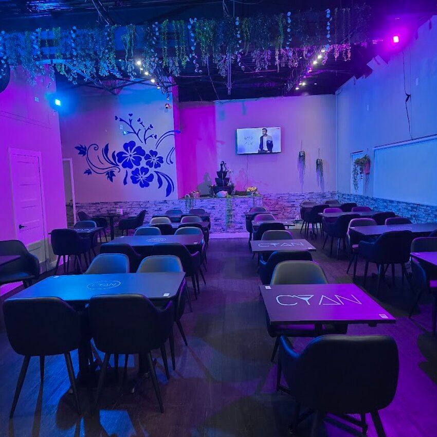 Salon Cyan - Restaurants pr&egrave;s de: H7V2V3