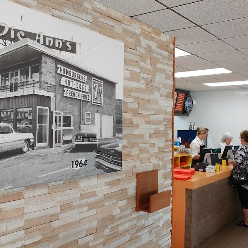 Dic Ann's Hamburgers - Restaurants pr&egrave;s de: J6A2N9